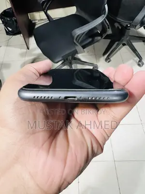 অ্যাপল আইফোন ১১ ৬৪ জিবি ব্ল্যাক