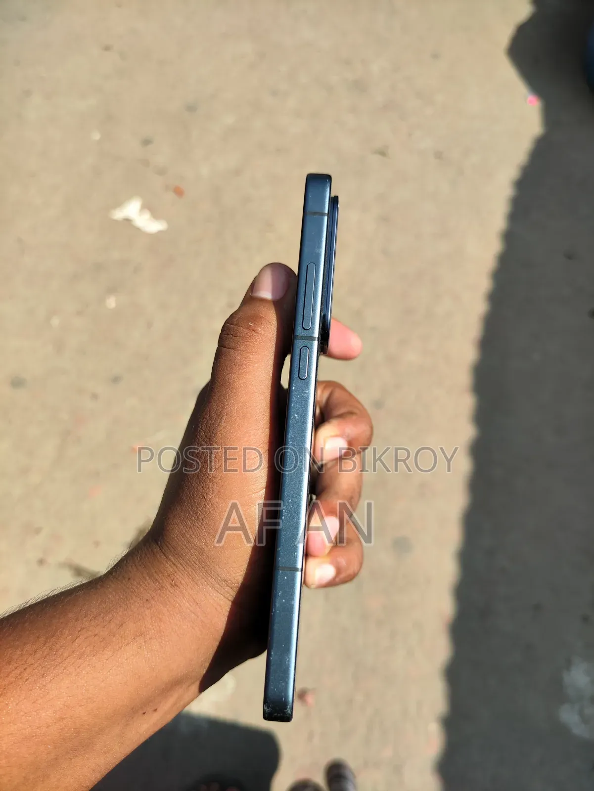 আইকিউওও ১১ ২৫৬ জিবি ব্ল্যাক
