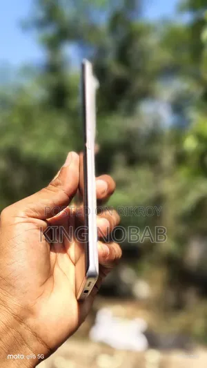 ভিভো ভি৪০ ২৫৬ জিবি সাদা