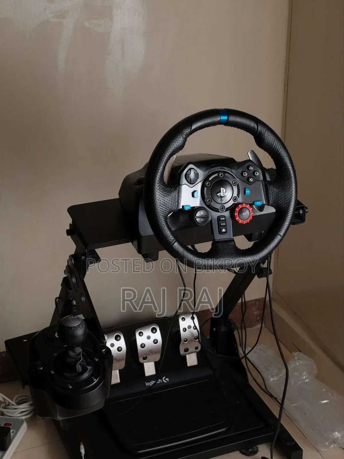Logitech DrivingForce G29 Racing Gaming Wheel for PlayStation and PC