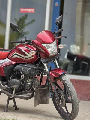 রানার রয়্যাল+ ভি২ ২০২২ লাল