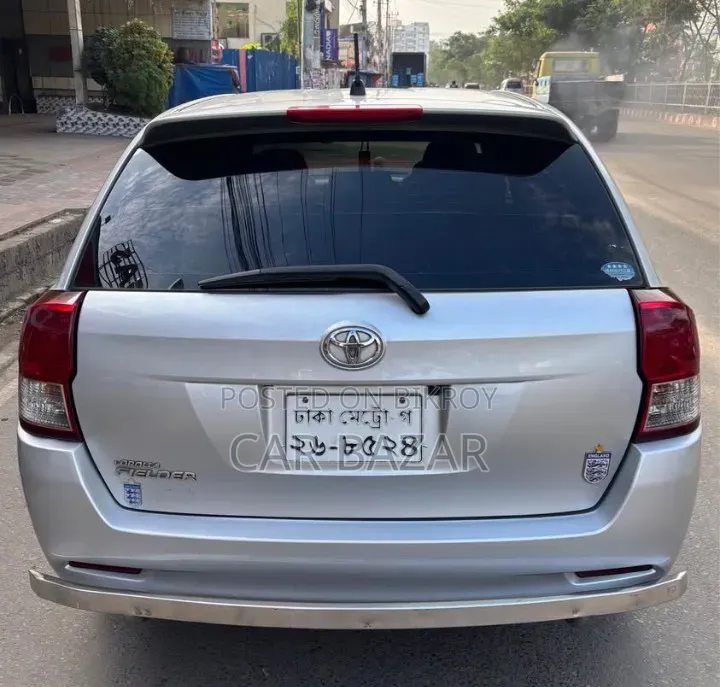 Toyota Corolla Fielder 1.5 Petrol Front-Wheel Drive 2012 Silver