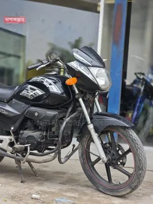 Runner Bullet 100 2022 Black