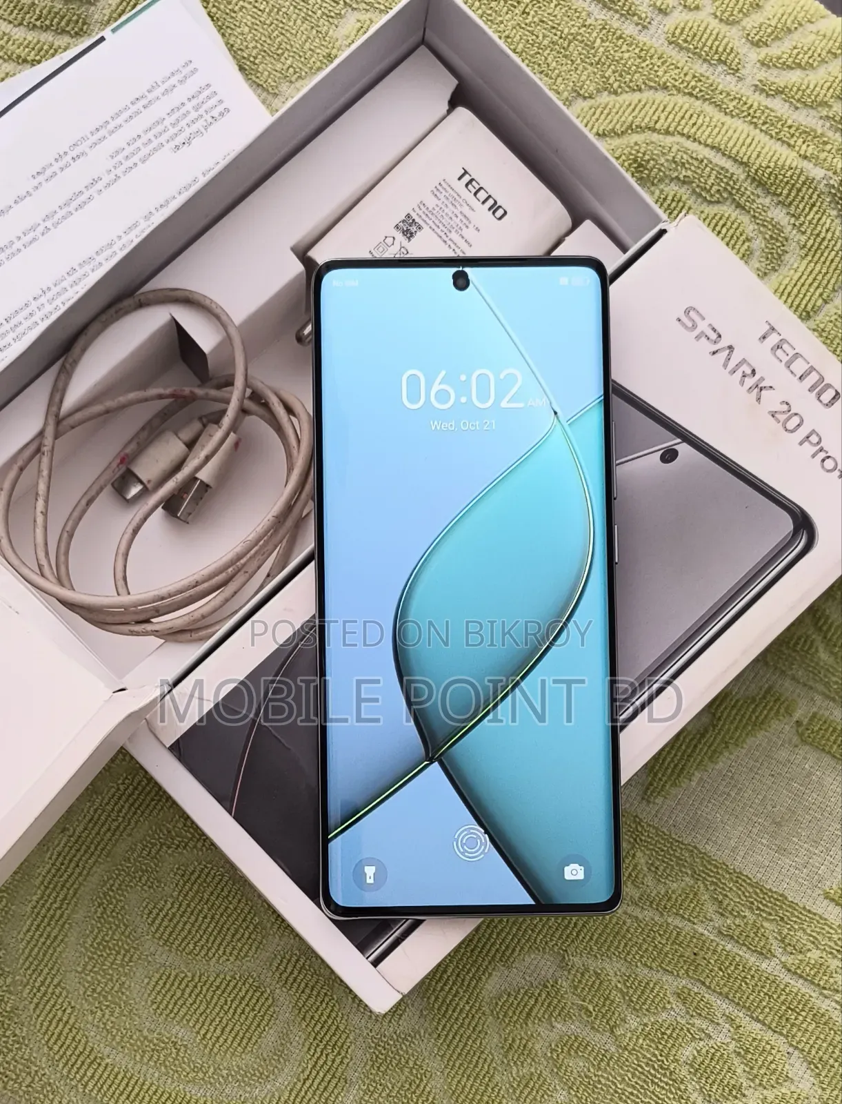 Tecno Spark 20 Pro Plus 256 GB White