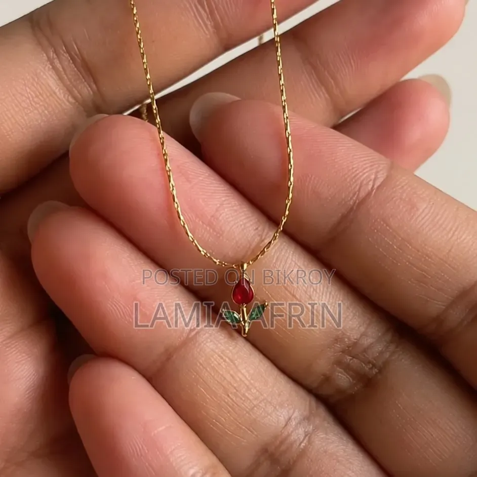 টিউলিপ নেকলেস