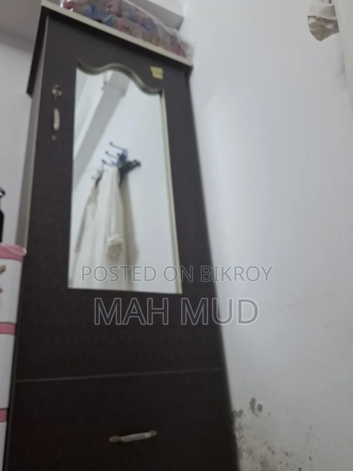 This almirah will be sold, price only 3200 Tk