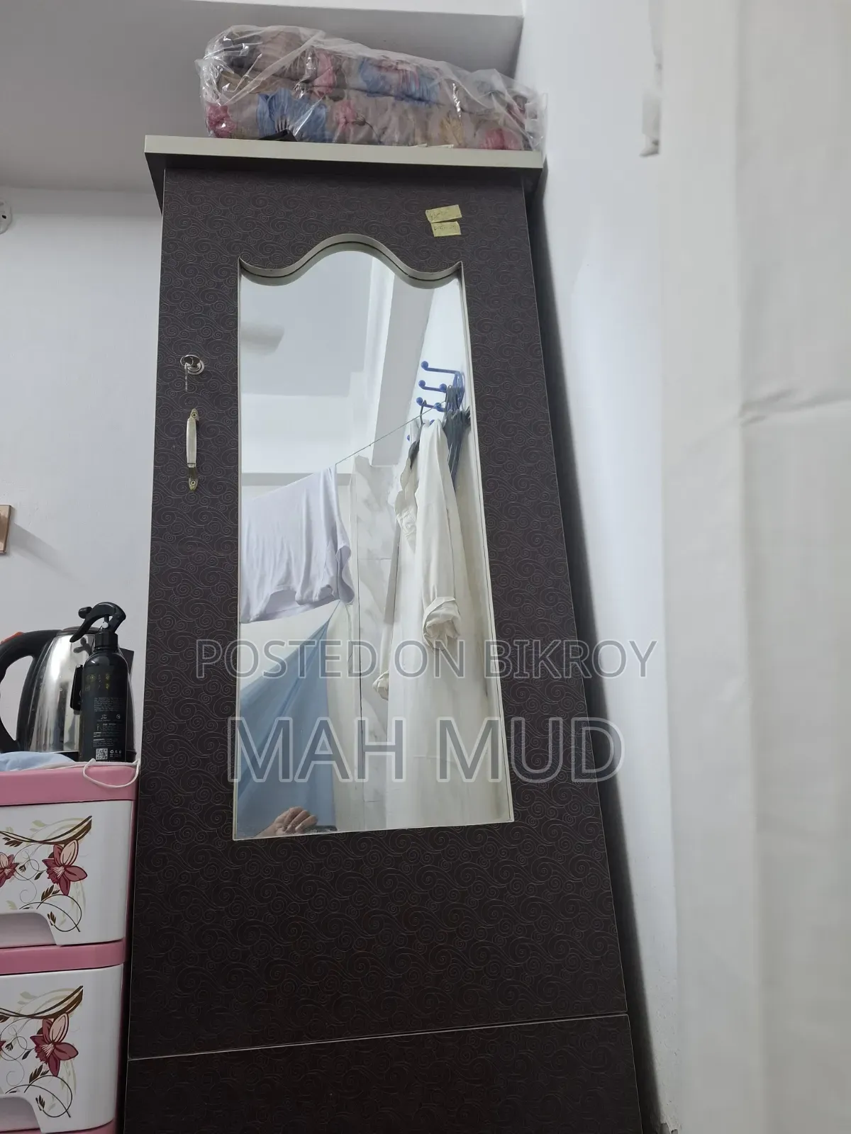 This almirah will be sold, price only 3200 Tk