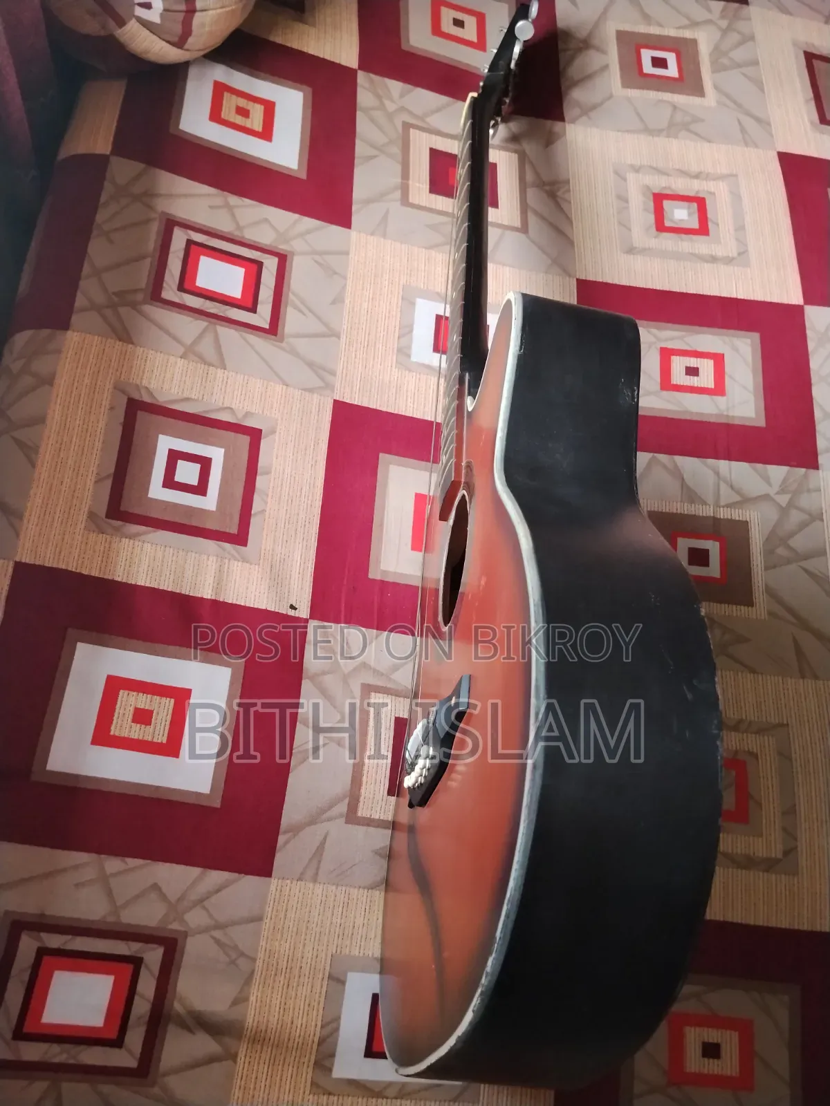 গিটার ইন্সট্রুমেন্ট