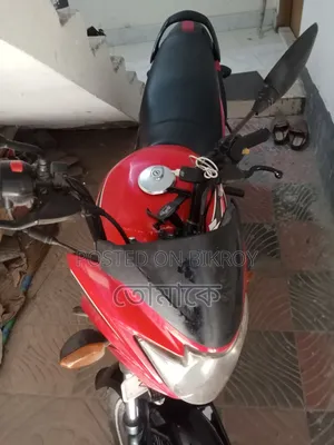 সুজুকি হায়াতে ২০১৮ রেড