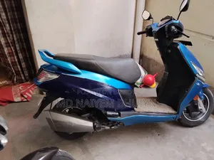হিরো মেস্ট্রো এজ ২০২৩ নীল