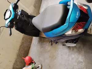 হিরো মেস্ট্রো এজ ২০২৩ নীল