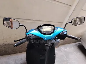 হিরো মেস্ট্রো এজ ২০২৩ নীল