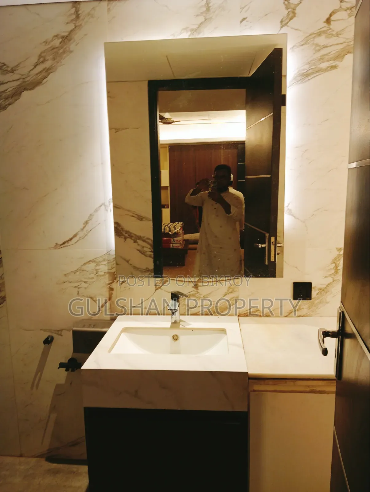 Furnished 4-Bedroom Apartment in Gulshan North for rent