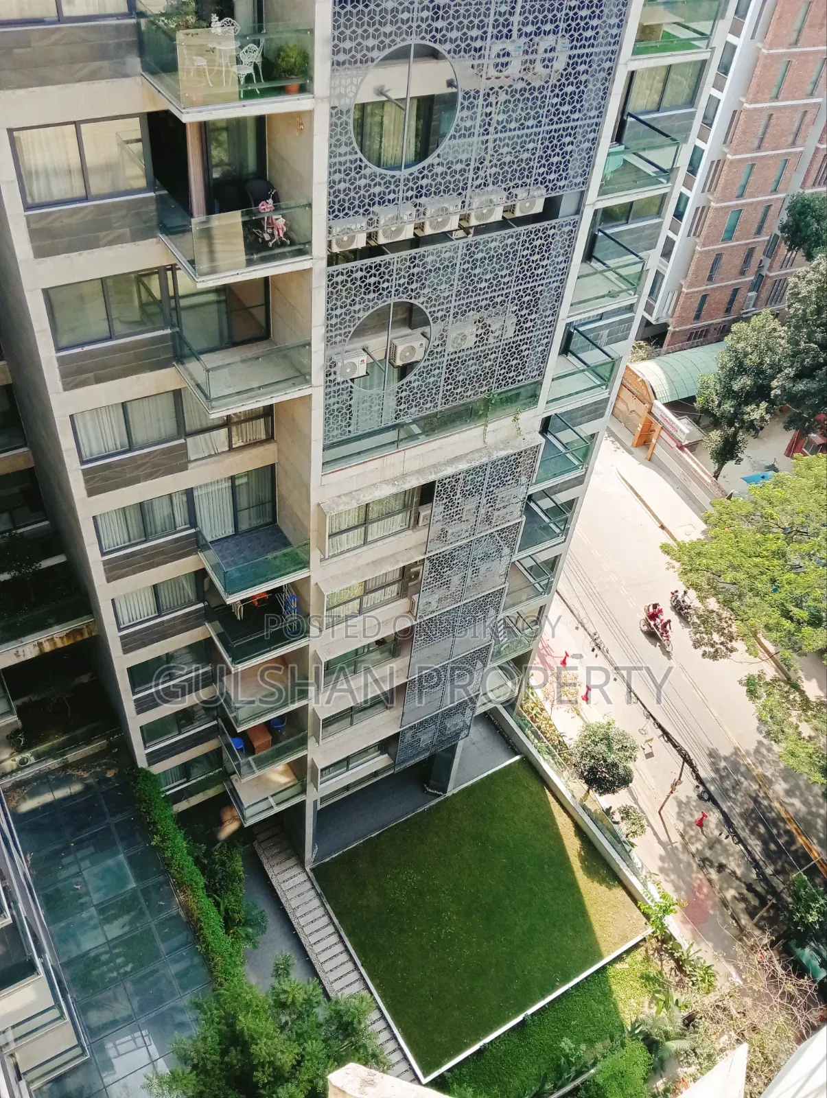 Furnished 4-Bedroom Apartment in Gulshan North for rent