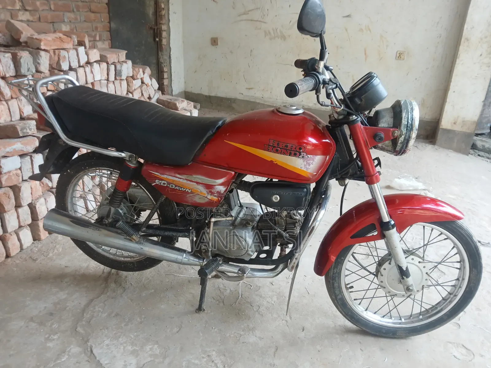 হিরো ডন ১০০ ২০০৫ লাল