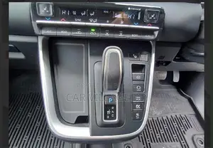 Toyota Noah 2022 Pearl