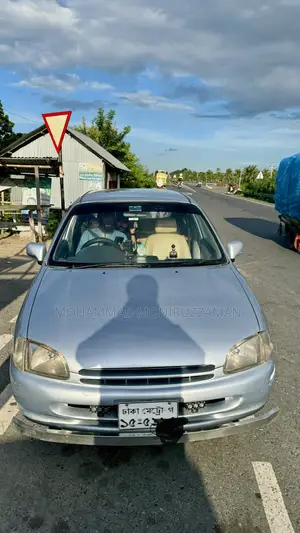 টয়োটা স্টারলেট ১৯৯৯ সিলভার