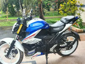 নতুন সুজুকি জিক্সার ২০২৫ কালো