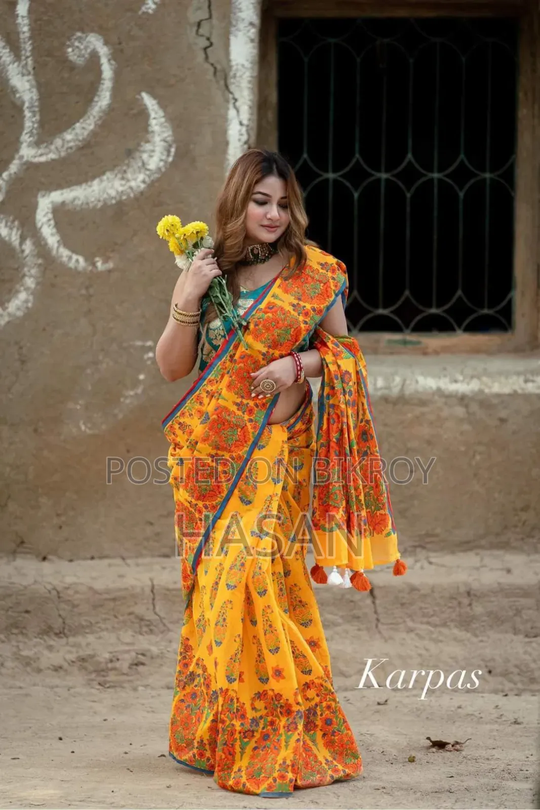 হাফ সিল্ক শাড়ি