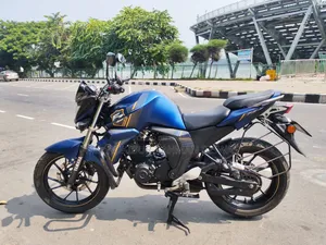 ইয়ামাহা এফজেডএস ভি২ ২০২২ নীল