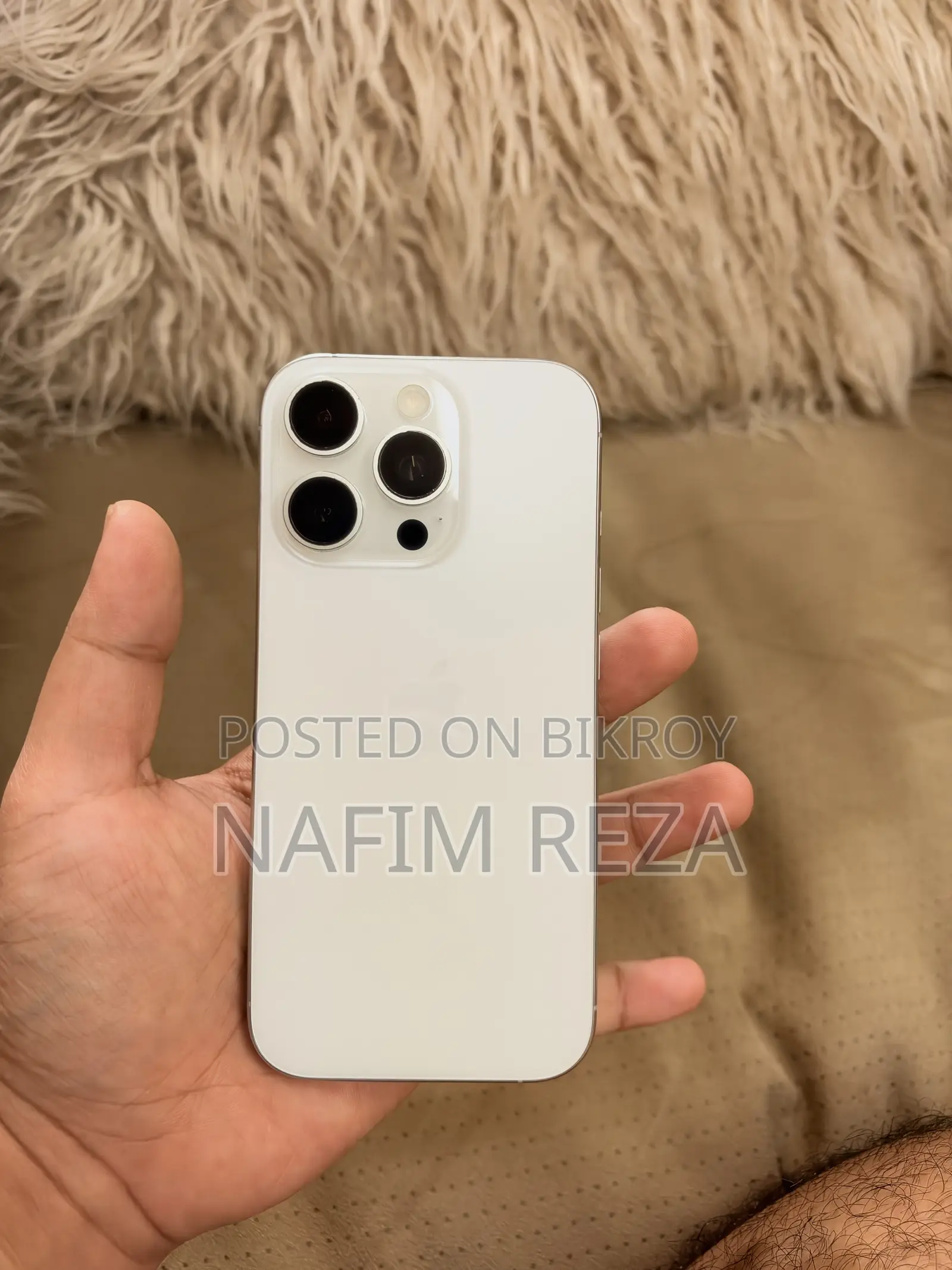 অ্যাপল আইফোন ১৬ প্রো ২৫৬ জিবি হোয়াইট