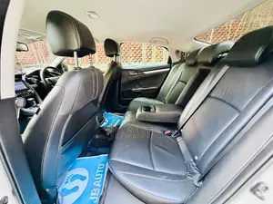Honda Civic 2018 Pearl