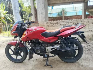 বাজাজ পালসার ১৫০ ২০১১ লাল