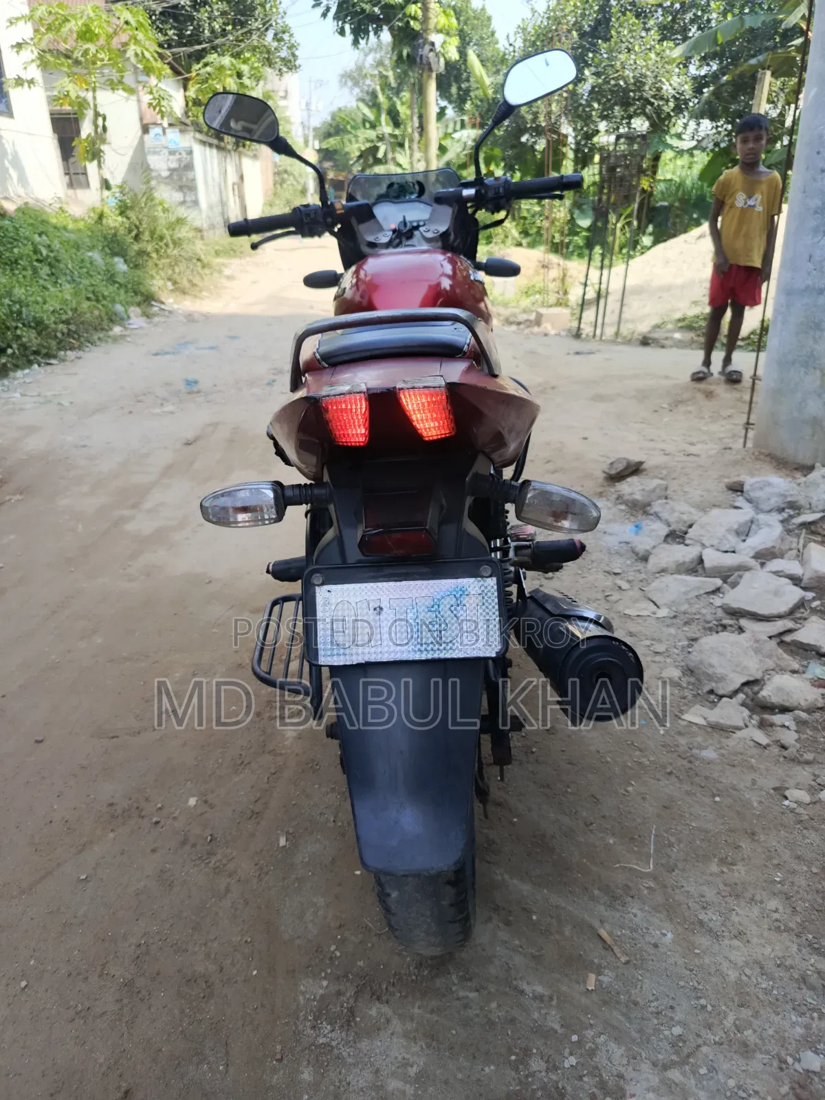 বাজাজ পালসার ১৫০ ২০১১ লাল