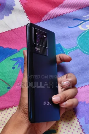 আইকিউওও ১২৮ জিবি ব্লু