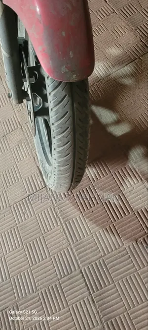 বাজাজ পালসার ১৫০ ২০১১ লাল