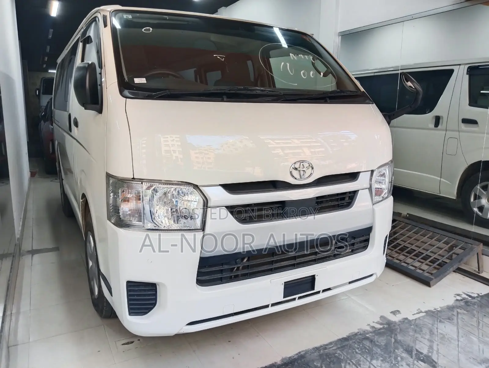Toyota HiAce 2023 White