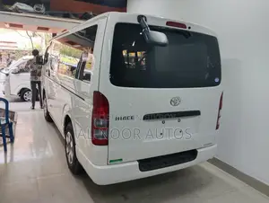 Toyota HiAce 2023 White