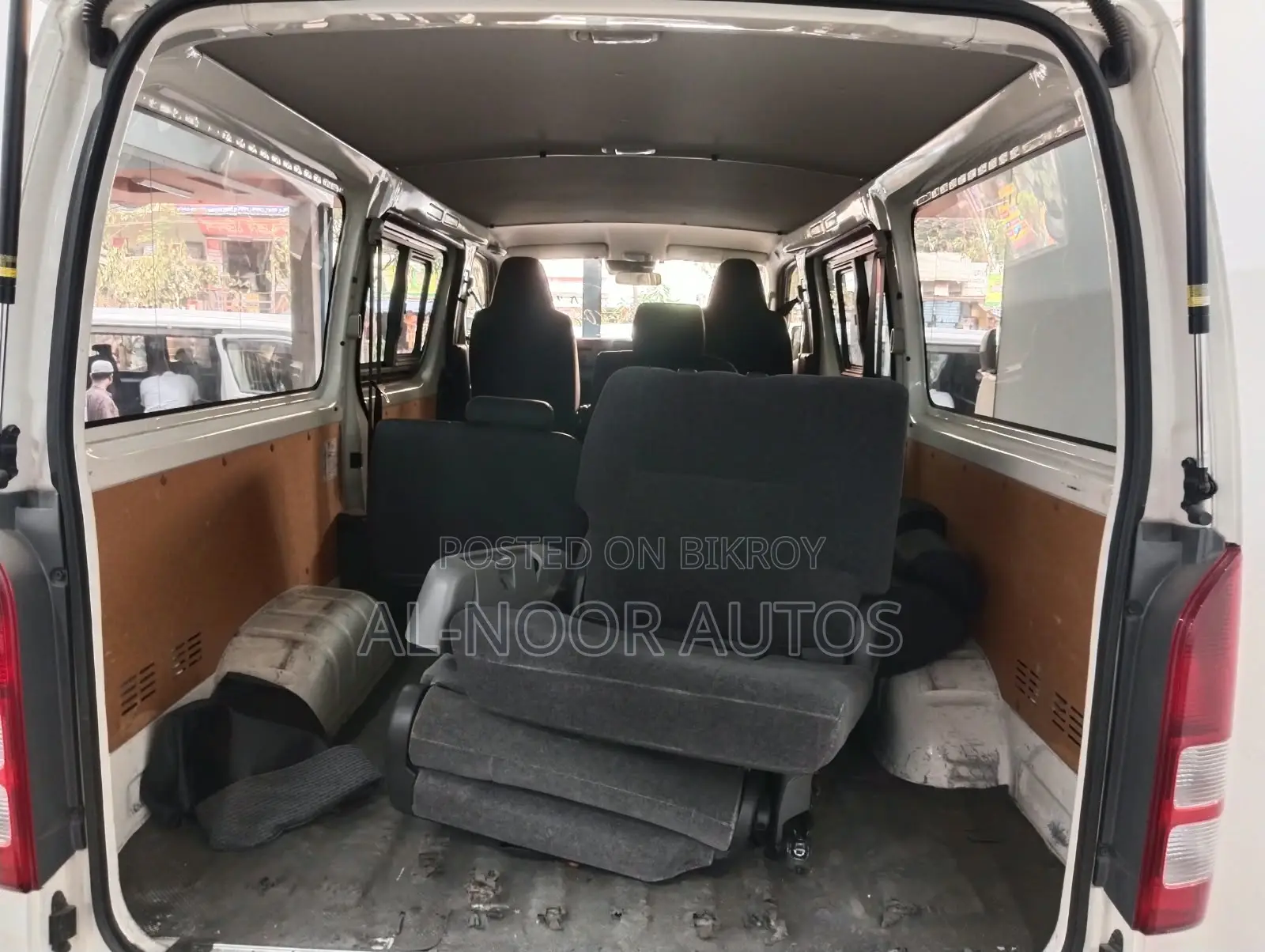 Toyota HiAce 2023 White