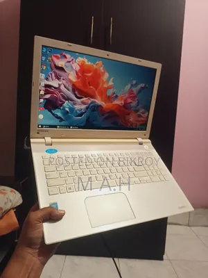 Laptop Toshiba Satellite L50 4GB Intel Core i3 HDD 160GB
