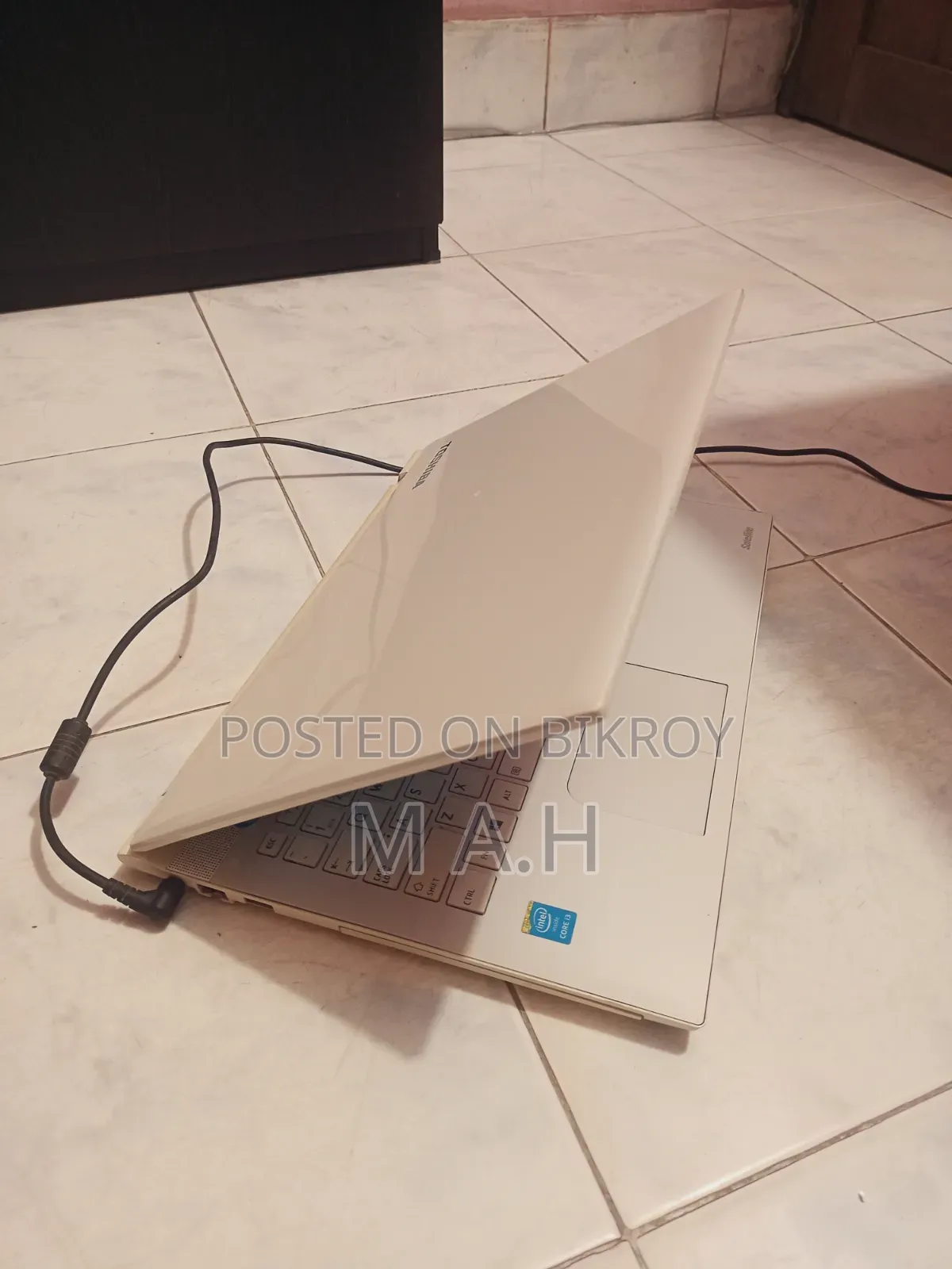 Laptop Toshiba Satellite L50 4GB Intel Core i3 HDD 160GB