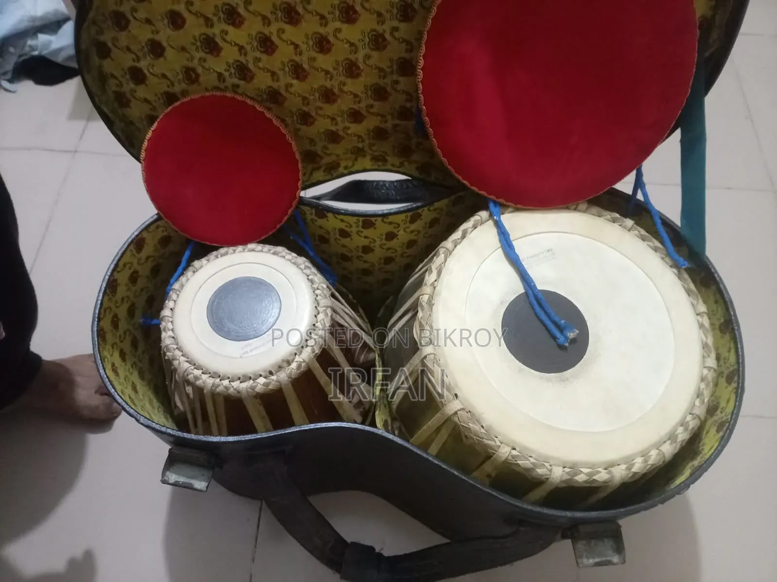 Good Condition Tabla Set (Including Dugi, Tabla, Rings, and Fiber Box)