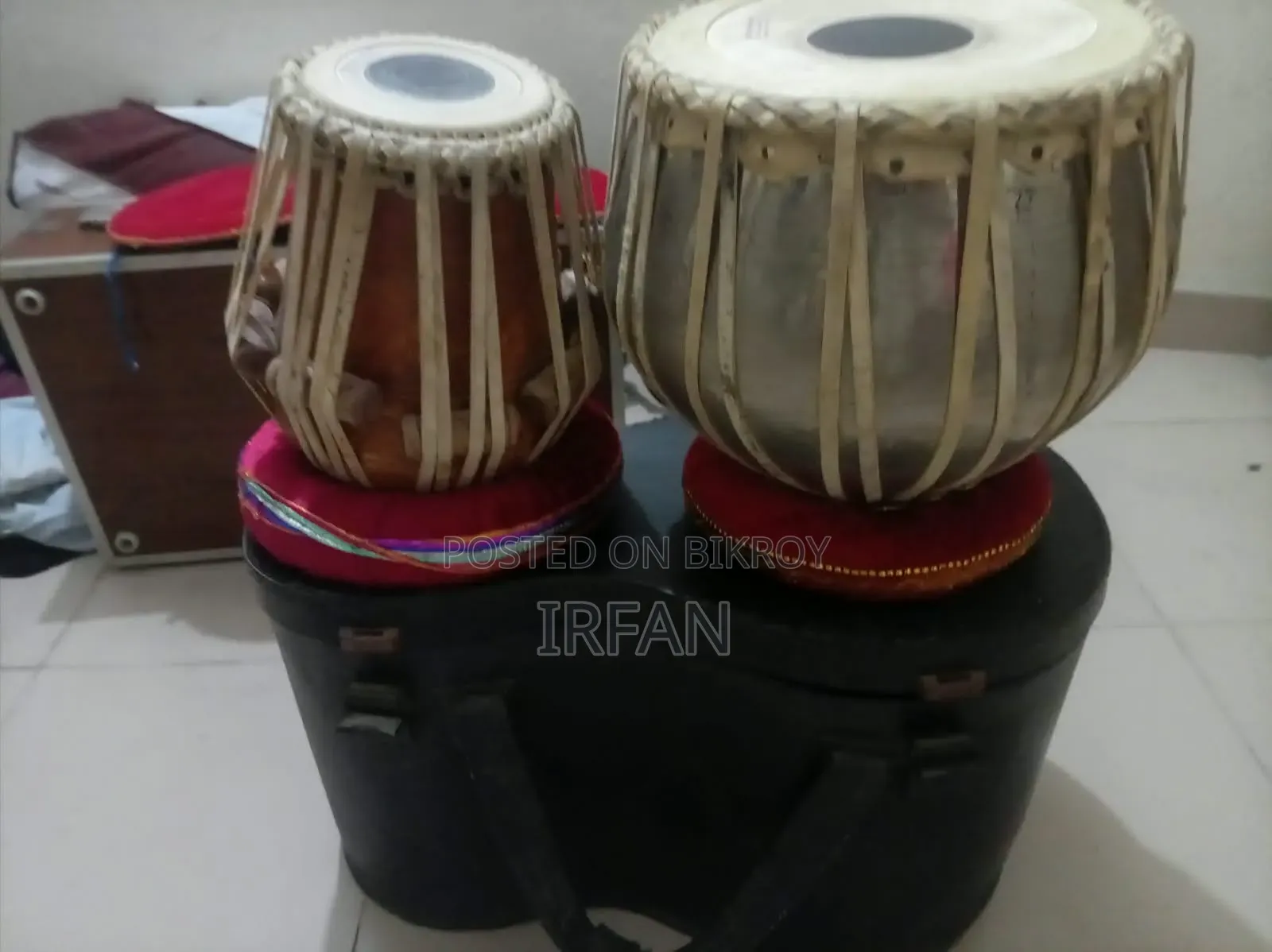 Good Condition Tabla Set (Including Dugi, Tabla, Rings, and Fiber Box)