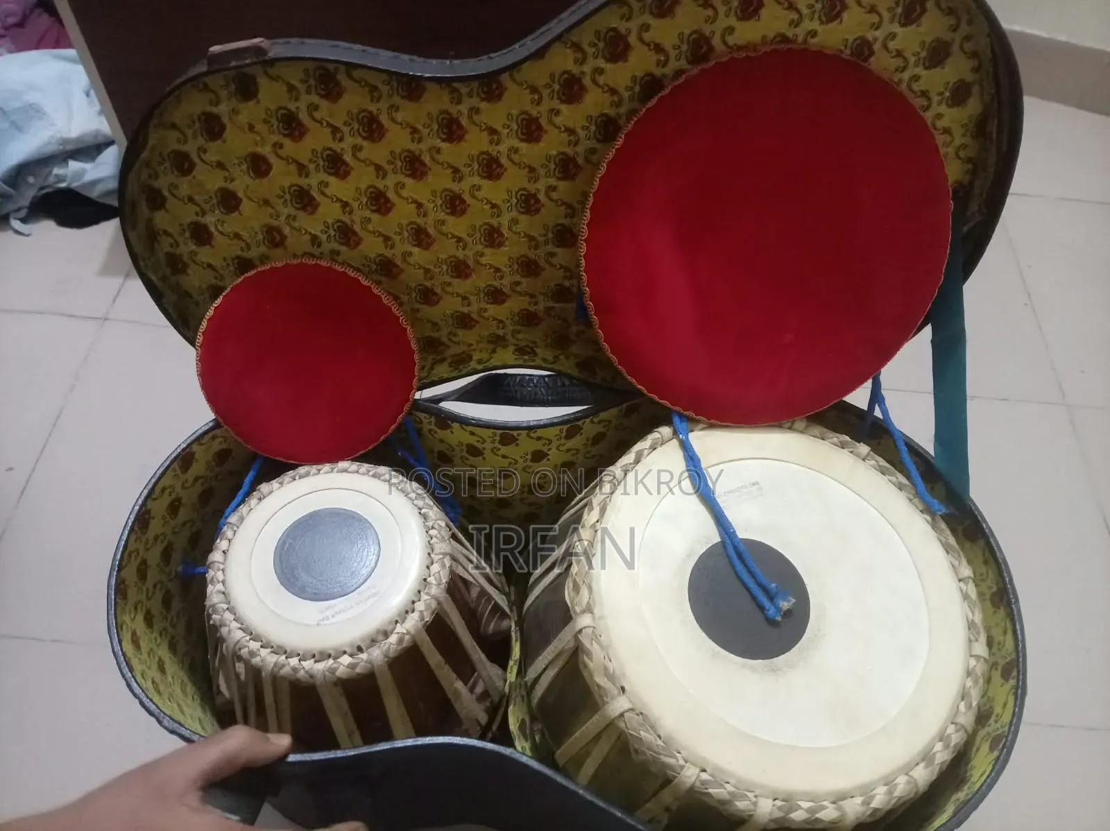 Good Condition Tabla Set (Including Dugi, Tabla, Rings, and Fiber Box)