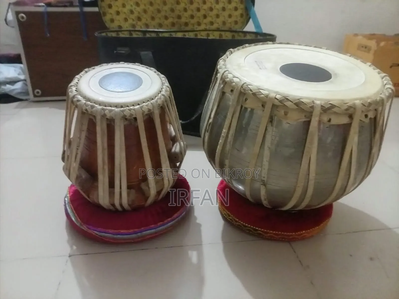 Good Condition Tabla Set (Including Dugi, Tabla, Rings, and Fiber Box)