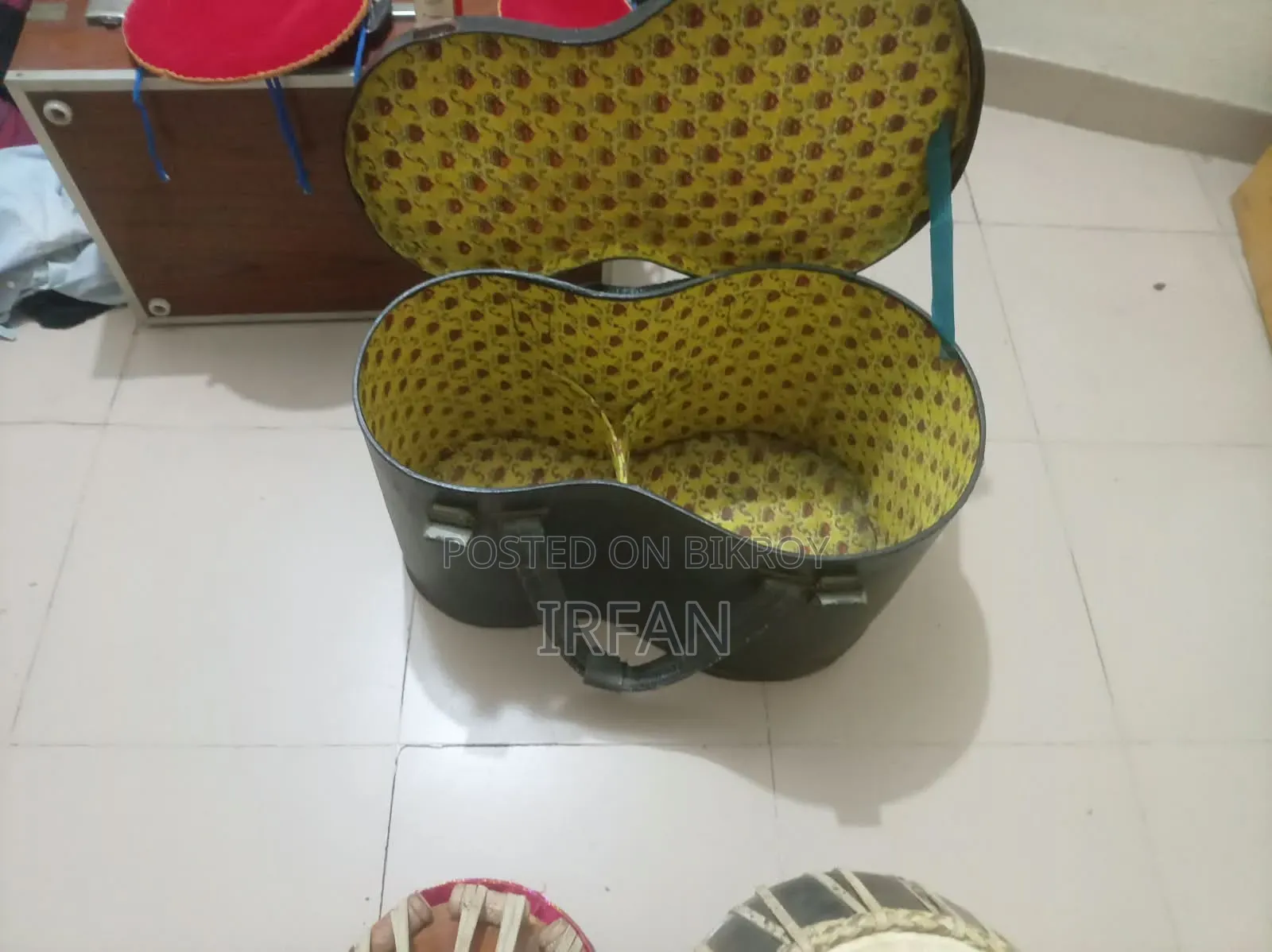 Good Condition Tabla Set (Including Dugi, Tabla, Rings, and Fiber Box)