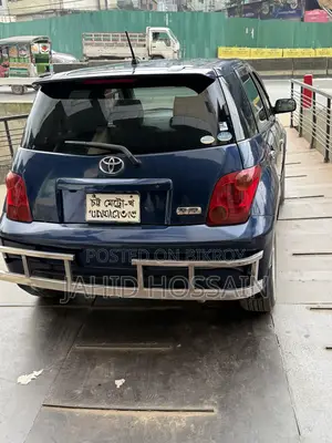 Toyota IST 2004 Blue