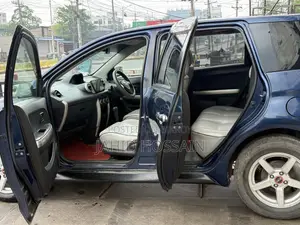 Toyota IST 2004 Blue