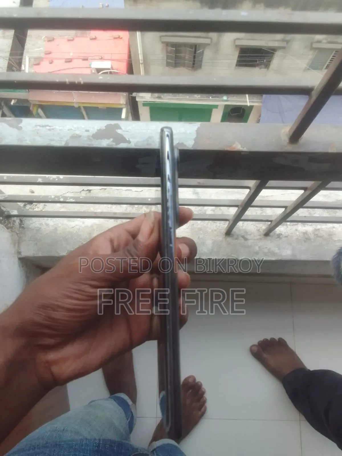 Tecno Pova Curve 256 GB Silver