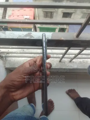 Tecno Pova Curve 256 GB Silver