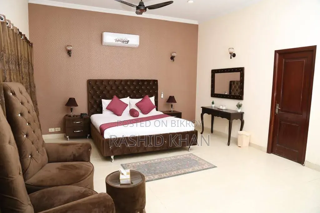 Furnished 3 Bedroom Apartment in Dhaka Full Furnish, Basundhara for rent