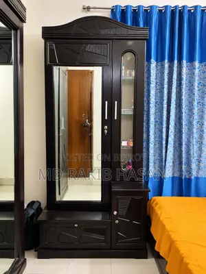 কাঠের ডিজাইনের বিছানা ও ওয়ারড্রব বিক্রি হবে