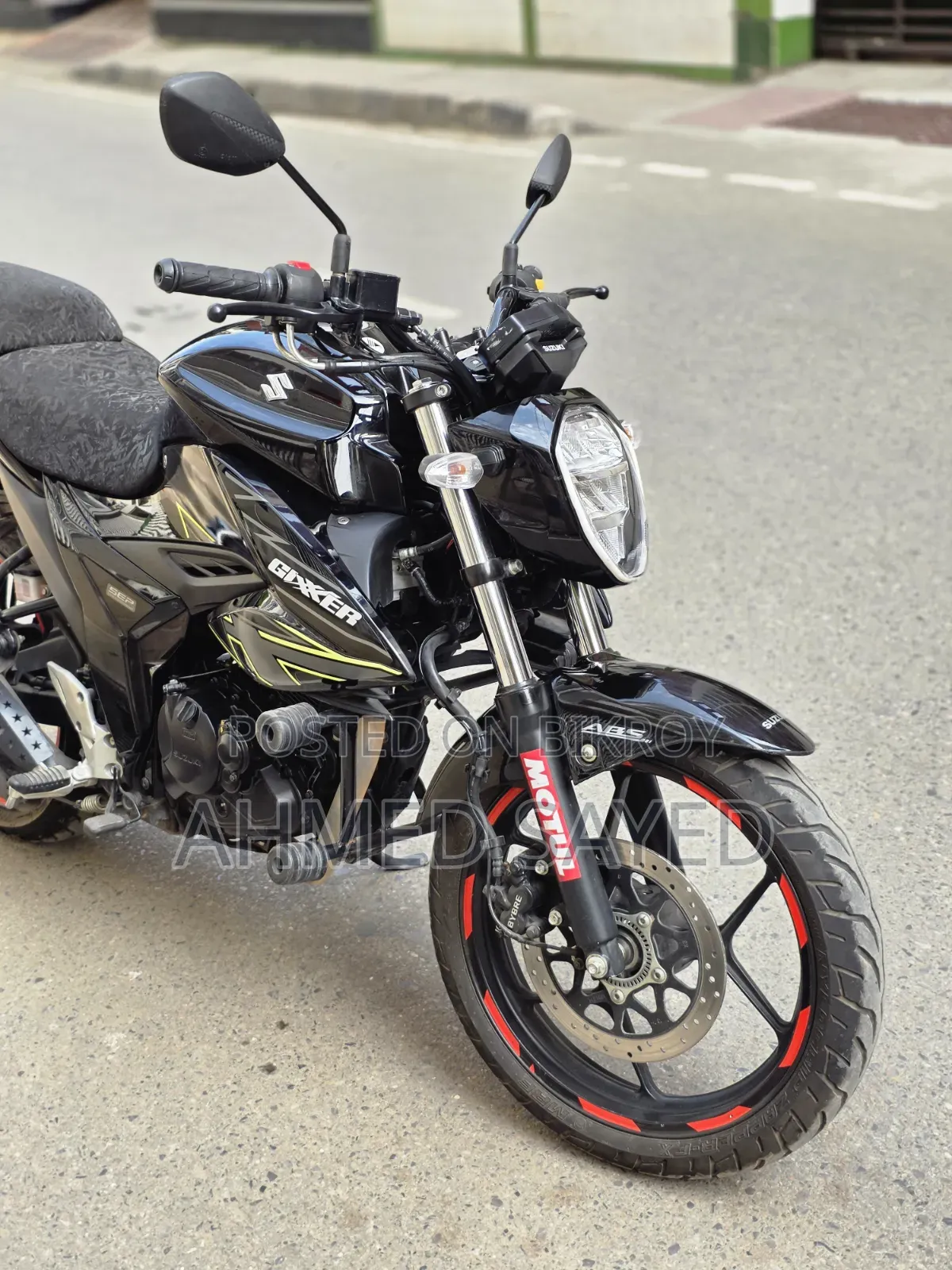 সুজুকি গিক্সার ২০২৬ কালো