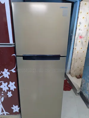 স্যামসাং গোল্ডেন কালার গ্লাস ডোর ইনভার্টার নো ফ্রস্ট ফ্রিজ ৩০১ লিটার.