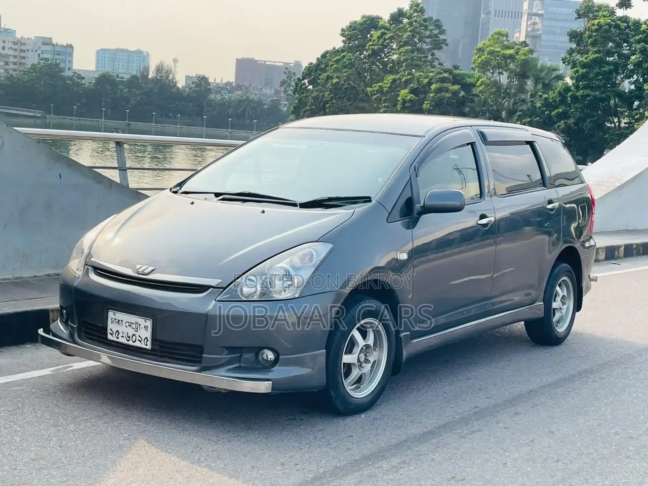 New Toyota Wish 2004 Gray