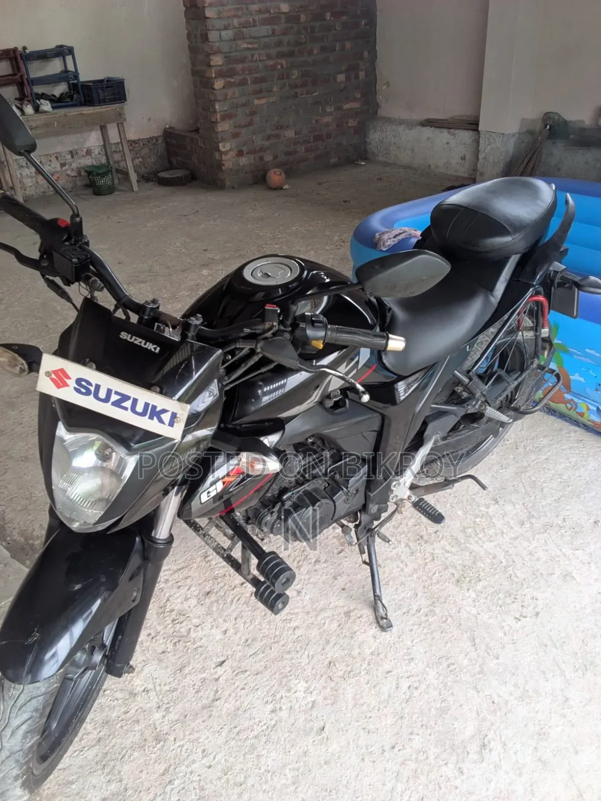 সুজুকি জিক্সার ২০১৭ কালো